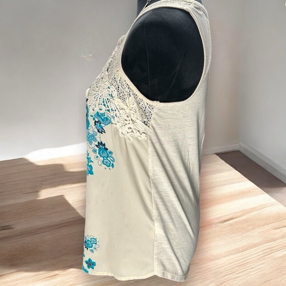 Maurices Tank Top Women's Small Floral  Lace Crochet Accent Boho Chic Cream Blue - Picture 4 of 9